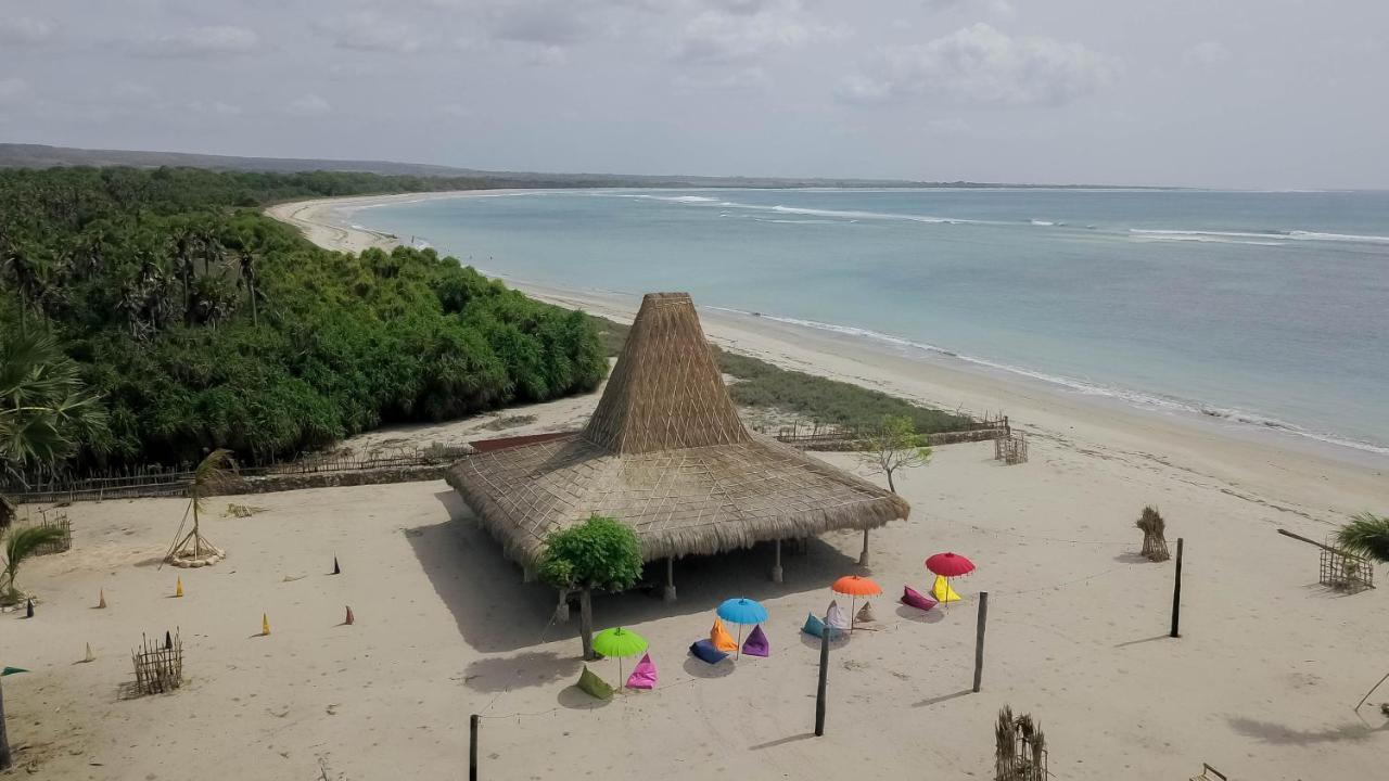 Costa Beach Resort & Club Waingapu Buitenkant foto
